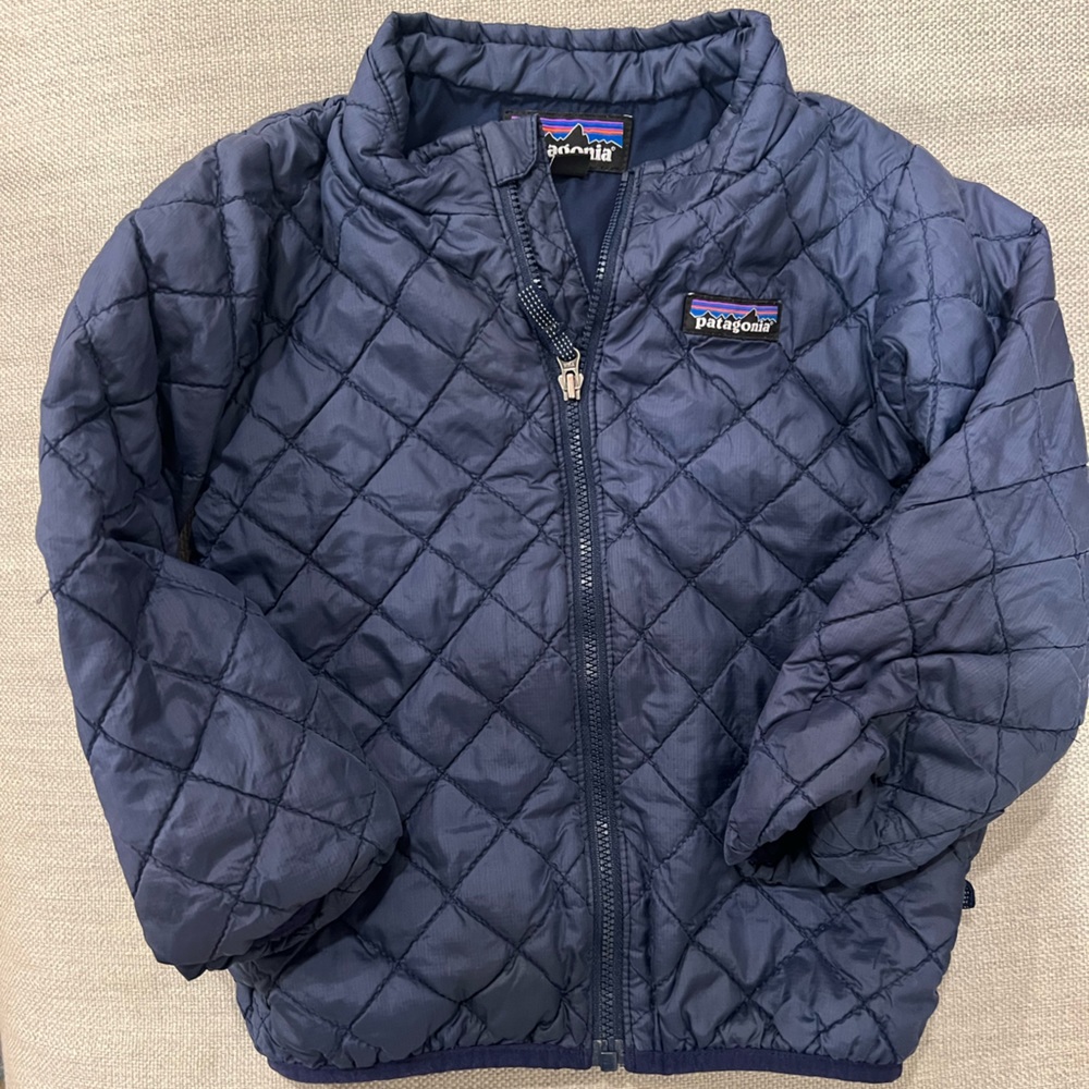 Navy blue Patagonia, lightweight puffer size 4